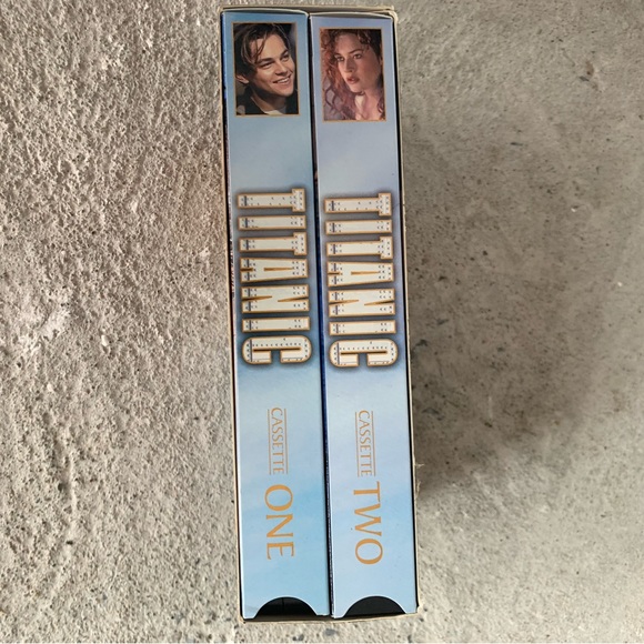 Titanic VHS - Picture 3 of 3